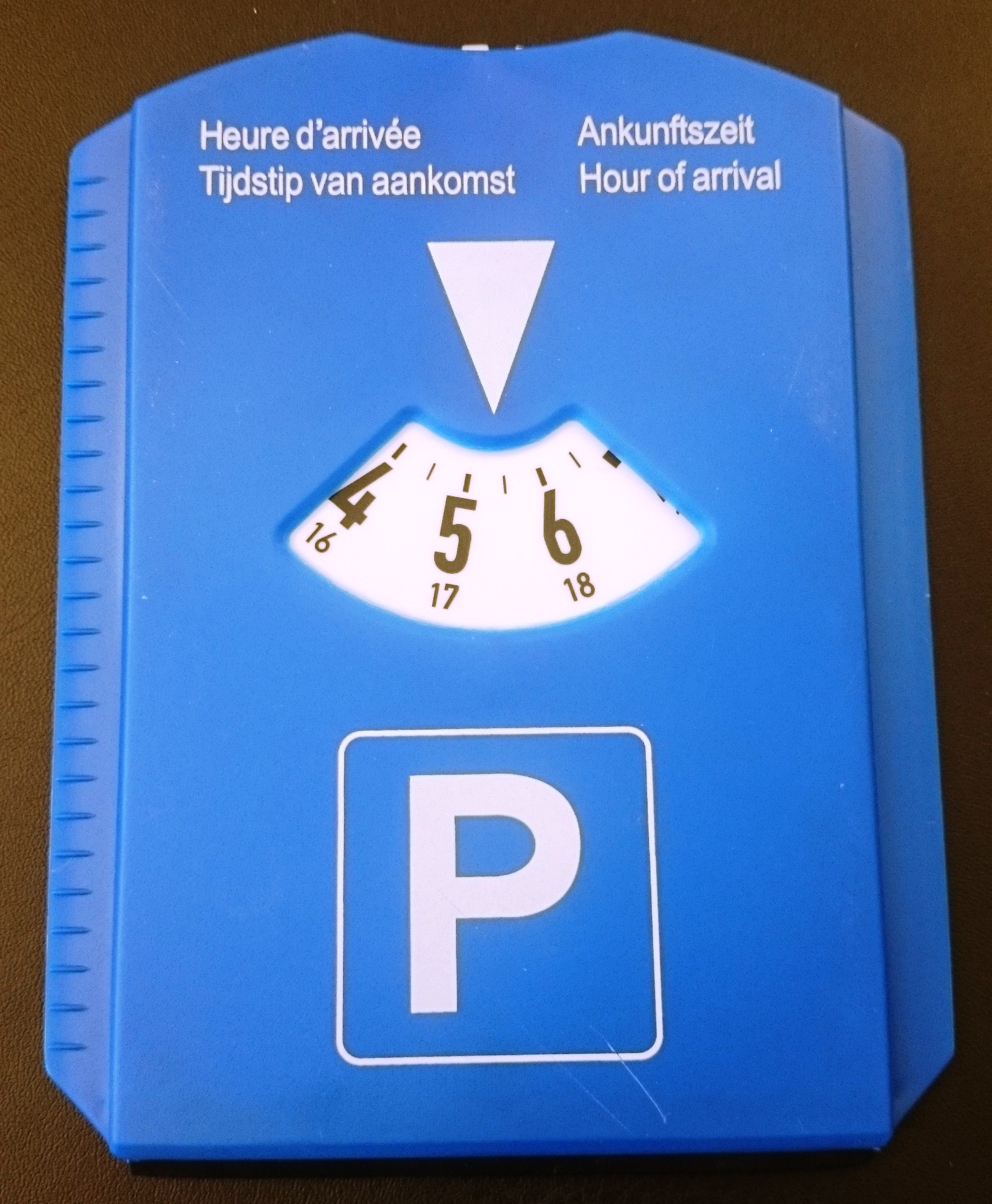 Parkscheibe und Eiskratzer